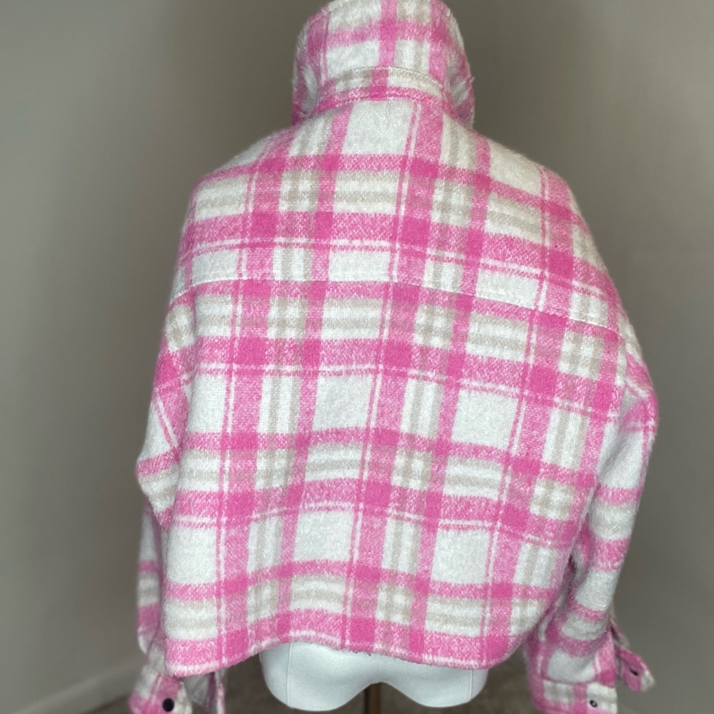 Pink flannel Jacket 🩷 - Picture 2 of 7